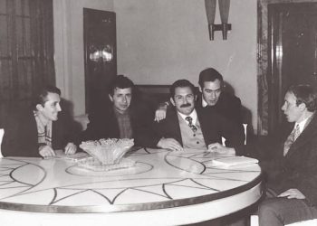 “Pasi kemi ecur orë të tëra në këmbë, të lodhur e të dërmuar, forcat serbe na ndalën te stacioni trenit në Prishtinë, ku u ulëm në tokë dhe ata filluan të…”/ Historia tragjike e familjes shqiptare nga Prishtina