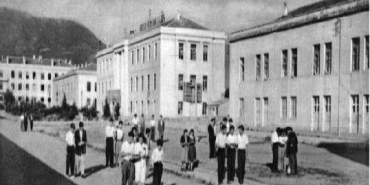 “Pasi u kisha dhënë për një vit mësim, disa oficerëve të Degës së Punëve të Brendshme të Shkodrës, më thirri drejtori i shkollës në zyrën e tij dhe …”/ Kujtimet e ish-të internuarit politik