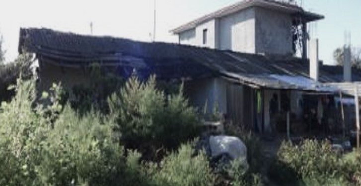 “Monumenti ‘Toka jonë’, në qendër të Lushnjes, poshtërues, artistikisht mediokër, politikisht i dëmshëm dhe historikisht i falsifikuar, duhet zhdukur…”/ Reportazh dhe refleksionet e shkrimtarit të njohur