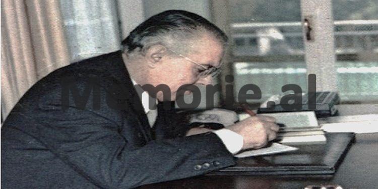 “I dashur shoku Enver, i jam mirënjohës Partisë dhe juve, si udhëheqës largpamës e, jam dakord për çdo…”/ Refleksionet e publicistit nga SHBA-ja, për letrat dërguar diktatorit, nga Balluku, Shehu, Deljana, Xhelo, etj.