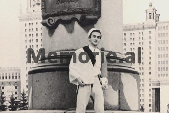 “Kur i kërkoi burrit, ta çonte tek prindërit, sepse nuk mund të duronte, të flinte me një njeri të përlyem, atij i kërceu tërbimi, e lidhi këmbë e duar pas trarit të ahurit dhe…”/ Kujtimet e ish-të internuarit politik