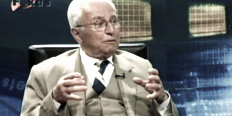 Gjirokastra duhet ta vlerësojë dhe nderojë Mërkur Babameton, duke i dhënë vendin që i takon në historinë e atij qyteti, për kontributin e tij dhe familjes Babameto