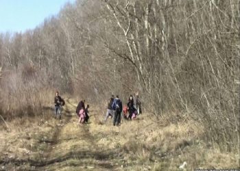 “While the Greeks were giving us bread with their hands to the heart, we were robbing each other because we were a product of the ‘new man,’ just as we used to do when we even stole our own pants in…” / Reflections of an Albanian emigrant from Italy