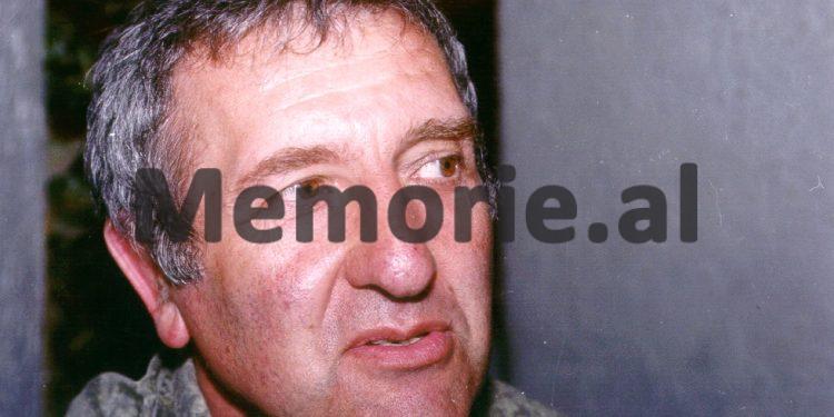 “Neli im i dashur, ti s’duhet të synoje në asnjë mënyrë te vajza e Qazim Turdiut, për t’u fejuar me të, pasi…”! / Zbulohet letra e panjohur e Mehmet Shehut, për djalin e tij Skënderin në Suedi, 3 dhjetor 1981