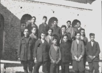 “Kur i tregova se më pëlqente letërsia, shitësja e ‘Librit Sovjetik’, më tha; atëhere plotësohet trashëgimia gjenetike tek tre vëllezërit: I madhi, artist i skenës, i dyti – piktor dhe i treti…”/ Kujtimet e ish-të përndjekurit politik