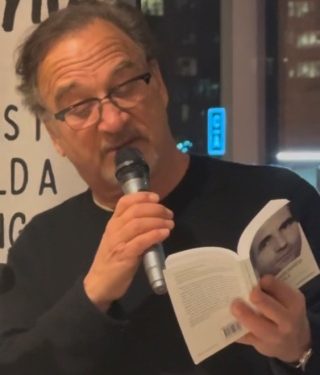 SHPALLET DITA E LIRISË NË SHTETIN ILLINOIS  DITA KUR ËSHTË LIRUAR NGA BURGU SHKRIMTARI YNË VISAR ZHITI
