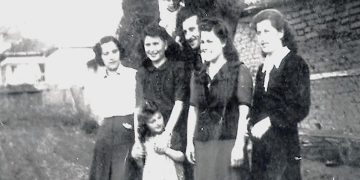 “I dhënë pas argjendarisë, librave dhe ‘Zërit të Amerikës’, Miki vdiq me radio tek veshi, zanatin, ia la të birit Dhimitrit, i cili ua trashëgoi djemve, Gavril e Valirian…”/ Historia e panjohur e familjeve hebreje në Berat