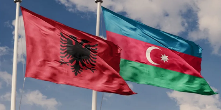 “KGB-ja, i kërkoi Ismail Farkut, që të punonte për sovjetikët, por ai i tregoi ambasadës shqiptare dhe…” / Historia e trishtë e diplomati që e mbyllën në spitalet psiqiatrike dhe sot jeton në Baku