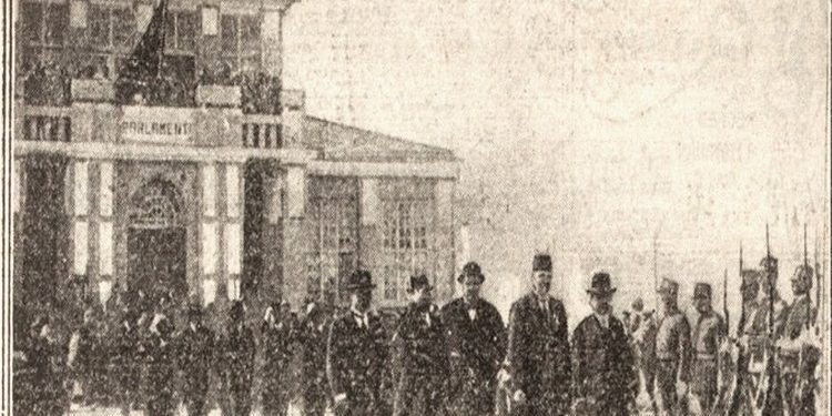 “Kushdo që, nxjerr relieve, ose kopijon plane rrugësh e fortifikimesh ushtarake, ose me asilloj qëllimi hyn fshehtazi me dhelpënina n’ato vende, ndëshkohet…”/ Çfarë parashikonte Kodi Penal i vitit 1928?