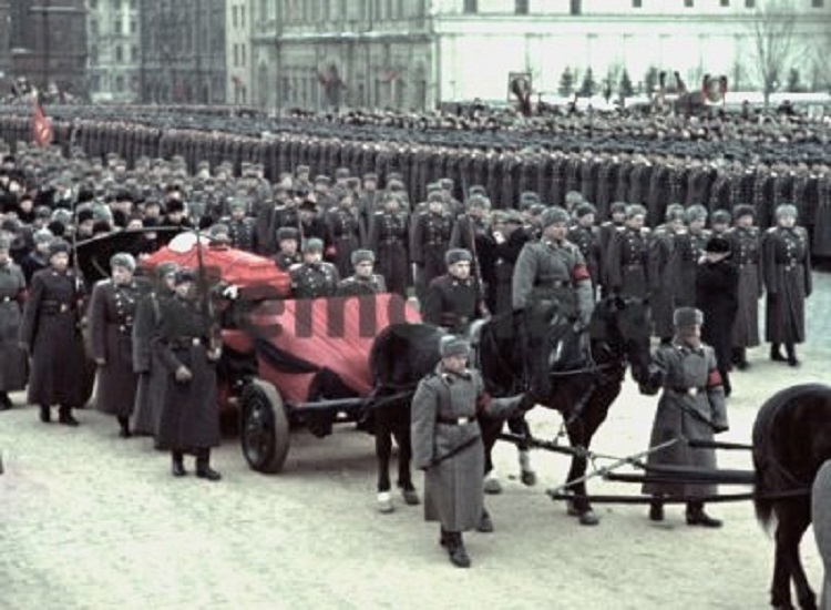 “From Liri Belishova, Beqir Balluku, and Spiro Koleka, and why Enver Hoxha did not participate…?” / Two rare photos of the official Albanian delegation discovered at Stalin’s funeral ceremonies, Moscow, March 1953