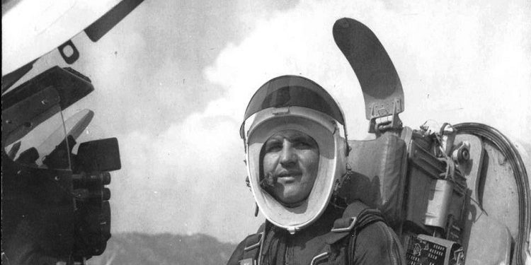 “Në vitin 1969, një grup pilotësh dhe teknikësh të aviacionit, do të dërgoheshin në Kinë, për të përvetësuar avionët ‘Mig’- 19, por Luto Sadikun, në çastin e fundit…”/ Historia e panjohur e pilotit nga Çorrushi