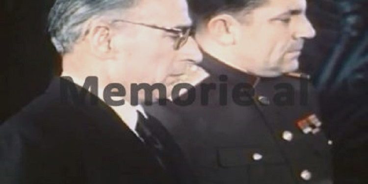 “Nga Liri Belishova, Beqir Balluku, e Spiro Koleka, dhe përse Enver Hoxha, nuk mori pjesë….”? / Zbulohen dy fotot e rralla të delegacionit zyrtar shqiptar, në ceremonitë e vdekjes së Stalinit, Moskë, mars 1953