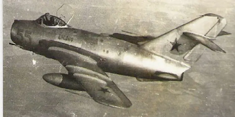 “Running, I searched with my eyes for the body of the colonel, which I found among the flames, burning together with his airplane…” / A rare testimony about the tragic event of the legend of aviation, Niko Hoxha.