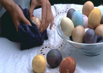 “Kur panxhari bëhej bojë….”!/ Pashkët e fshehura të një fëmijërie nën diktaturë