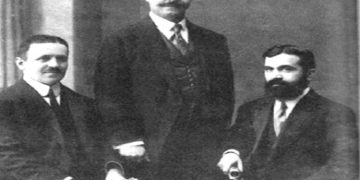 “Kur të dërguarit nga Tirana, i thanë Nolit; ‘Shumë mirë; munt ta varrosim Konicën në Shqipëri, po më parë duhet ta sjellim përpara gjyqit të popullit’, Noli i ndezur u…”/ Shkrimi i gazetës “Dielli”, 20 tetor 1965