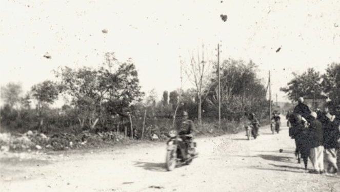 “Nazim Osmani, sportist i njohun, ua rrëmbeu ushtarëve një pushkë, e me të në dorë, u nis me vrap, tue thirrë përgjatë rrugës; Kush asht burrë…”?!/ Ana e panjohur e 7 prillit 1939, në Shkodër!