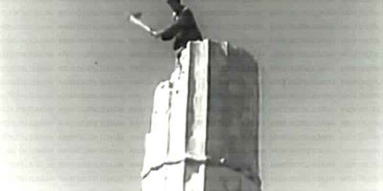 “Viti i fundit i Islamit në Shqipëri: Kur komunistët mbyllën 1225 faltore dhe arrestuan 1235 klerikë…”! /Si u shndërrua Shqipëria në shtetin e parë ateist, duke i kthyer kishat e xhamitë në depo gruri?!