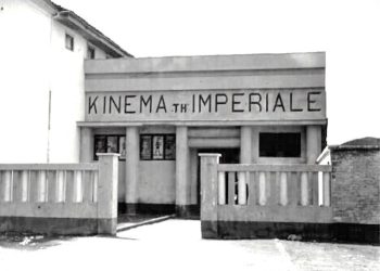 “Më 1917, prova e një austriaku, rezultoi e suksesshme, pasi mrekullia e filmit i kish mahnitur qytetarët-fshatarë të Tiranës, që binin ende erë dhe…”/ Kur kryeqyteti gumëzhinte nga kinematë?!