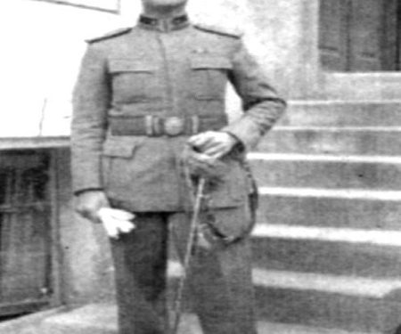 “Në portën e Tiranës u bë një lëmsh i madh dhe unë u detyrova e dhashë penallti, por skuadra kryeqytetase…”/ Kujtimet e kolonelt britanik, që arbitronte ndeshjet e futbollit në kohën e Zogut