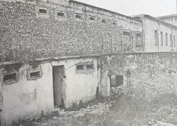 “Kur unë po hyjsha në burg, Shkodrën po e lejsha të krrusun nën peshën ma të randë të nji terrorri të egër, që s’mundet me u përfytyrue, me burgjet plot dhe populli…”/ Dëshmia e Ahmet Bushatit