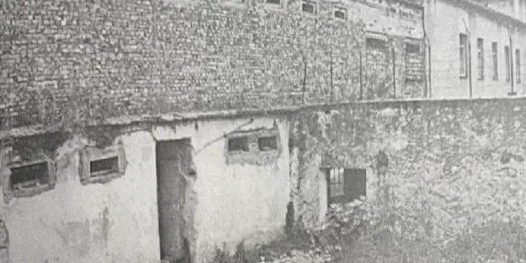 “Kur unë po hyjsha në burg, Shkodrën po e lejsha të krrusun nën peshën ma të randë të nji terrorri të egër, që s’mundet me u përfytyrue, me burgjet plot dhe populli…”/ Dëshmia e Ahmet Bushatit