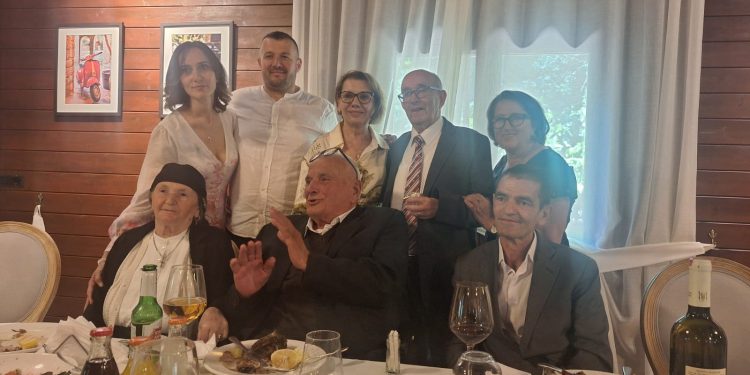 Nikoll Preng Tuci nga Oroshi i Mirditës dhe me banim në Bruksel, që vuajti 25 vite në burgjet komuniste, nderohet në 90-vjetorin e lindjes, nga Bashkia e Rrëshenit dhe Shoqata e ish-të Dënuarve Antikomunistë