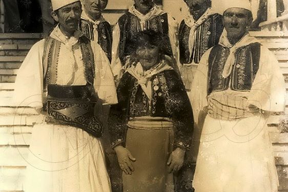 “As Besim Zekthi, mjeshtri i madh i kombit, që ka realizuar sa e sa maja koreografike, s’mundi ta ‘kopjojë’ dot stilin e veçantë të artistit kurveleshas, pasi…”! / Historia e panjohur e legjendës Alush Milori