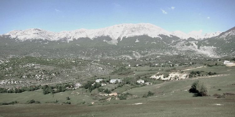 “Nëse do ta kundrosh Shqipërinë së epërmi, është Macukulli, fshati ku na magjepsin lulet e kumbullave, por njeriu ia ka kthyer shpinën kësaj perle…”/ Reportazh nga fshatrat e braktisur të Matit dhe Mirditës