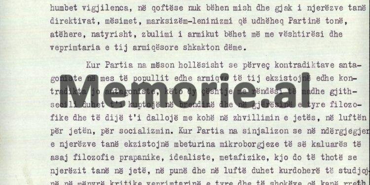 “Kur Enveri e pyeti Aranit Çelën, se; a është e drejtë, që të marrim në shqyrtim, ata që s’bëjnë kërkesë t’u falet jeta, si ky Xhavit Sallaku, ai i tha…”! / Mbledhja e Presidiumit të Kuvendit Popullor, 31 maj 1977