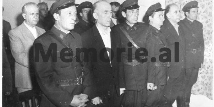 “Fajet e mia tepër të rënda i kam pranuar dhe ndjehem thellësisht i penduar, qëndroi kokë ulur, sa s’kam kurajo t’i numëroj, i lutem Presidiumit të Kuvendit që…”/ Kërkesa e ish-zv.kryeministrit, për faljen e jetës, maj ‘77