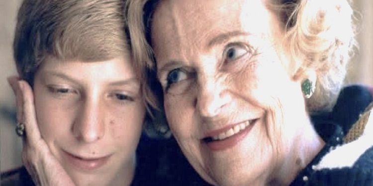 Plot 23 vite më parë, u kthye në atdhe Familja Mbretërore Shqiptare