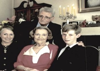 Plot 23 vite më parë, u kthye në atdhe Familja Mbretërore Shqiptare