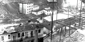 “Në atë farë skene të kampit të Spaçit, doli i pari i burgosuri Dhimitër Furxhi, njihej, aktor i vërtetë profesionist, i cili filloi të…”/ Kujtimet e shkrimtarit të njohur, ish-i dënuar politik