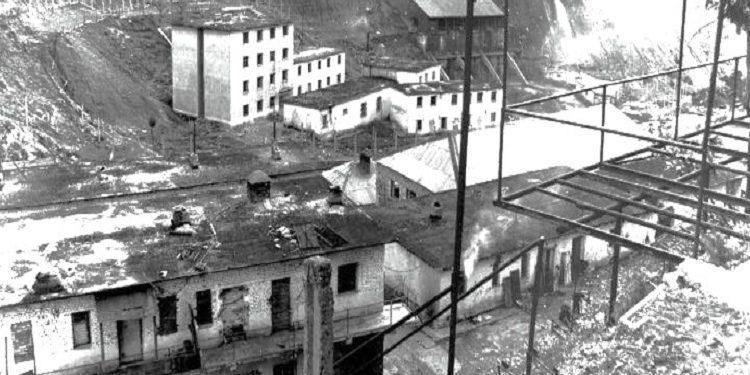 “Në atë farë skene të kampit të Spaçit, doli i pari i burgosuri Dhimitër Furxhi, njihej, aktor i vërtetë profesionist, i cili filloi të…”/ Kujtimet e shkrimtarit të njohur, ish-i dënuar politik