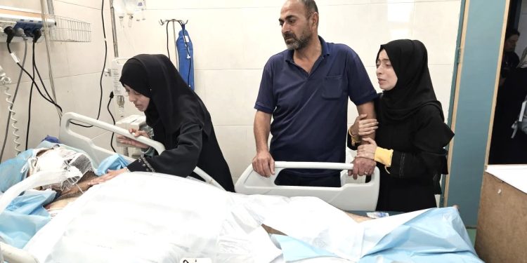 “Nga bombardimet, krahas shumë të vdekurve, mjekes palestineze Alaa al-Najjar, në rripin jugor të Gazës, nga dhjetë fëmijë që kishte, ju vranë nëntë, pasi…”/ Refleksionet e shkrimtarit të njohur