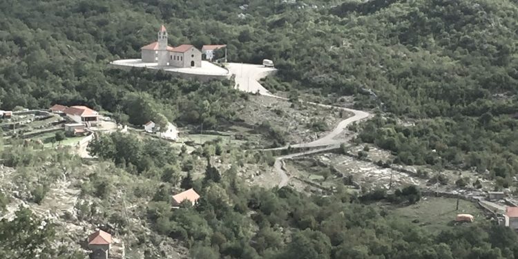 “Goditja e parë që mori famlja trieshjane, ishte emigrimi masiv, pasi të mësuar me qindra vjet, me një jetë të bazuar mbi norma kanunore, ata…”/ Refleksionet e publicistit të njohur nga SHBA-ës