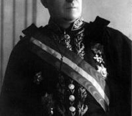 “Do ishte në nderin e qeverive shqiptare, që të ndiqnin projektin e arkitektëve italianë, për të na dhënë një bulevard dinjitoz, siç e ka…”/ Historia e panjohur e shtatë shkatërrimeve të qendrës së Tiranës