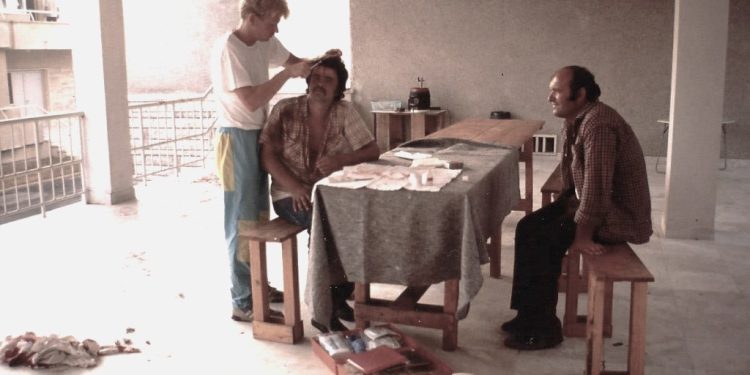 “Ervis Gega me familjen e saj, hyri në ambasadën gjermane në korrik 1990, duke i dhënë rryshfet policëve dhe…”/ Shkrimi i gazetës së njohur gjermane “Spigel”, për drejtuesen e Filarmonisë Klasike të Bonit