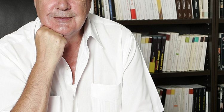 “Fati i Kadaresë ishte në rrezik nga shteti diktatorial dhe ardhja e tij në Francë, ku kërkoi azil politik, krijoi një elektroshok në Shqipëri, pasi…”/ Dëshmia e rrallë e botuesit francez të “Fayard”, Klod Dyrand