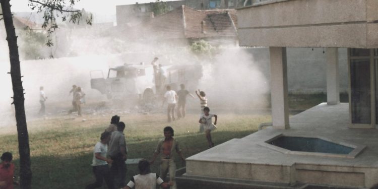 “Ervis Gega me familjen e saj, hyri në ambasadën gjermane në korrik 1990, duke i dhënë rryshfet policëve dhe…”/ Shkrimi i gazetës së njohur gjermane “Spigel”, për drejtuesen e Filarmonisë Klasike të Bonit