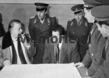 “Ish-kryetari i Drejtorisë së Tiranës, ku u vranë fare pa faj, me dhjetëra njerëz, gjeneral-majori Halim Xhelo, në kampin e Laçit, sillej me filxhanin e kafesë në dorë, duke…”/ Kujtimet e Uran Kalakullës   