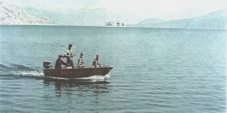 “Pasi kishte kaluar kufirin me varkë nga liqeni i Ohrit, Velkon e kishin mbyllur në qelitë e Degës së Pogradecit, kurse të dashurën e tij, ata shefat e Sigurimit, e kishin…”/ Kujtimet e Uran Kalakullës