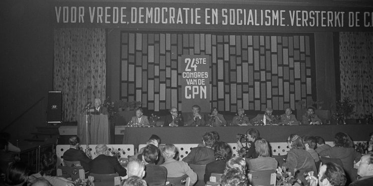 “Oficer i lartë i CIA-s, Peter Boevé, si ‘kryetar’ i Partisë Komuniste Holandeze, erdhi në Tiranë, ku takoi Enver Hoxhën…”/ Dëshmia e rrallë nga Hollanda, se si u mashtrua udhëheqësi i Shqipërisë?!