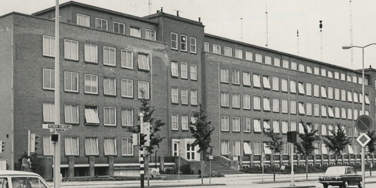 “Oficer i lartë i CIA-s, Peter Boevé, si ‘kryetar’ i Partisë Komuniste Holandeze, erdhi në Tiranë, ku takoi Enver Hoxhën…”/ Dëshmia e rrallë nga Hollanda, se si u mashtrua udhëheqësi i Shqipërisë?!