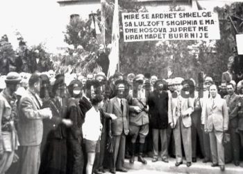 “Mustafa Kruja ka rekrutuar kosovarë kundër partizanëve të Malit të Zi dhe kosovarët do të zbresin kundër nesh, siç rrethuan Myslimin në Pezë, më 29 shtator 1942…”! / Zbulohet letra e Koço Tashkos