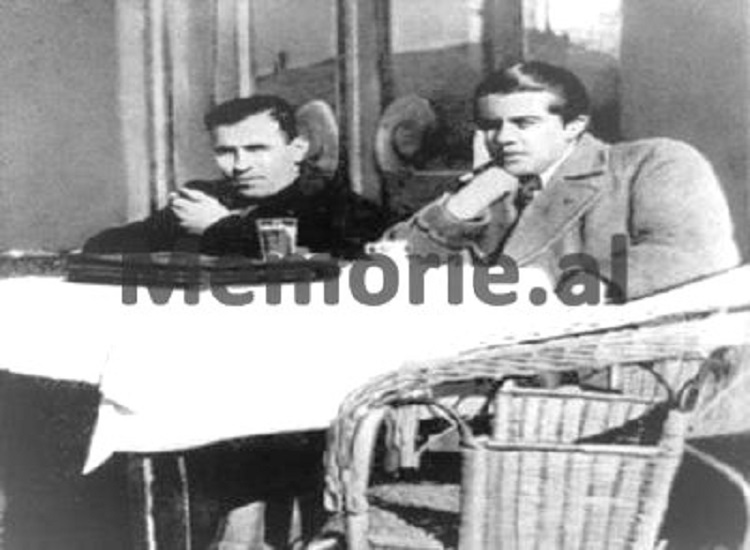 “Foto Bala tregonte se Enveri, shkonte në sallën ‘Le Jardin de l’esplanade’ ku jepte konferenca Partia Komuniste franceze, më kish thënë edhe mua, por unë…”/ Biografia e panjohur e