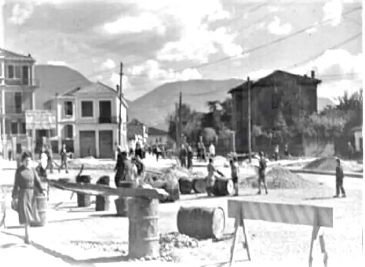 “Tirana e viteve 1930-’40-të, në disa foto të rralla, pjesë librash, albumesh e artikuj revistash italiane, të papublikuara kurrë më parë, pasi…”/ Imazhet e rralla të kryeqytetit shqiptar, që s’janë më!