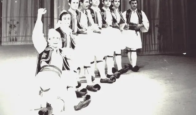 “Ishte një nga themeluesit e Ansamblit të Këngëve e Valleve, i diplomuar shkëlqyer në Institutin e Regjisurës e Koreografisë ‘Lunacharsky’, por regjimi komunist e largoi…”/ Historia e panjohur e mjeshtrit Kaceli