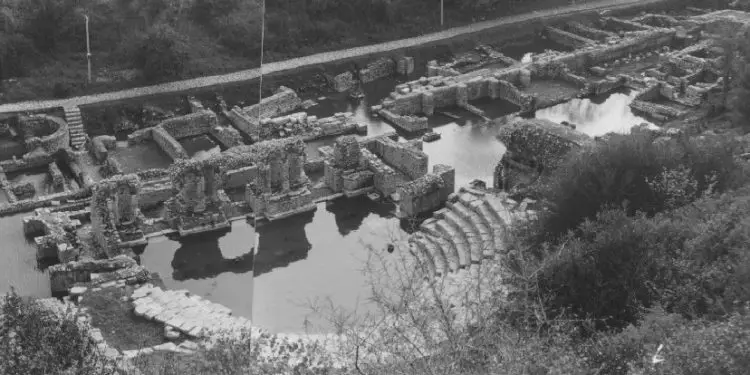 “Për portolanet mesjetare, bregdeti shqiptar fillon në veri me Tivarin, duke vijuar për në jug, deri rreth Butrintit ku jepen largësitë…”/ Studimi i detit Adriatik dhe Jon, në librat e autorëve të huaj