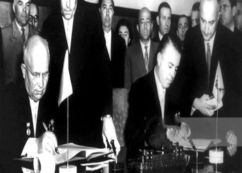 “Në kongresin e Partisë Komuniste të Bashkimit Sovjetik, më 27 tetor 1961, Hrushovi e acaroi konfliktin me Shqipërinë në duke kërkuar…”/ Historia e panjohur e përplasjes së Moskës me Enver Hoxhën